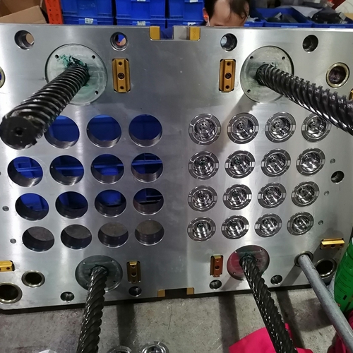 emulsion pump closures moulds pump closures molds spray pump 28 410 closure moulds 02.jpg